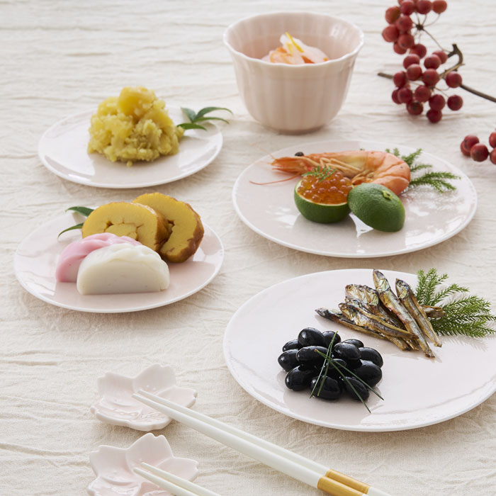 casane te（かさね茶器）菓子皿・茶たく　小桜柄・桜柄　桃釉　おせち盛り付けイメージ