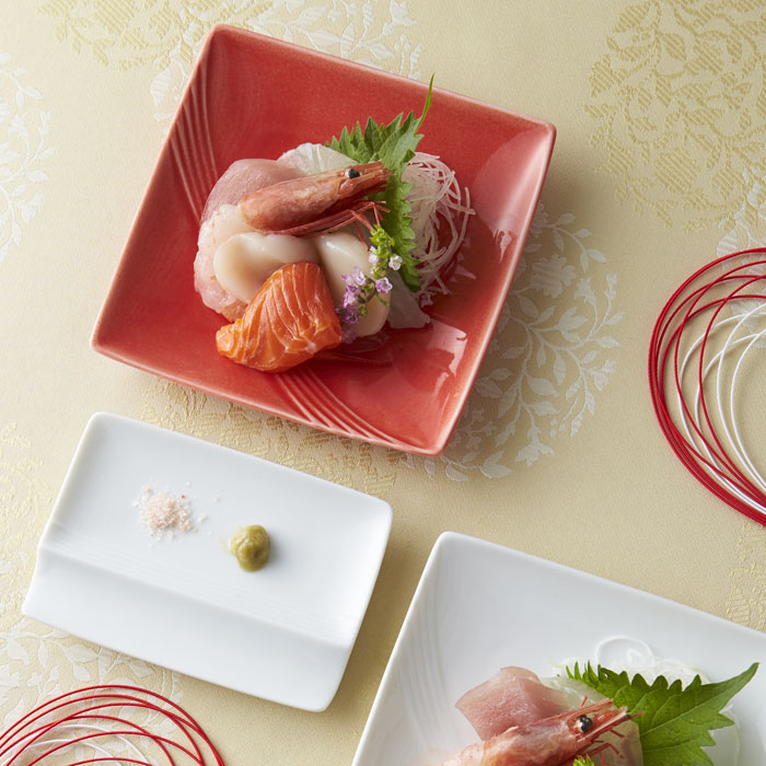 mizu-hiki（水引）取皿　赤釉　お刺身盛り付けイメージ