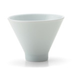 tya-haku（茶白‐チャハク）朝顔形煎茶碗　青白磁