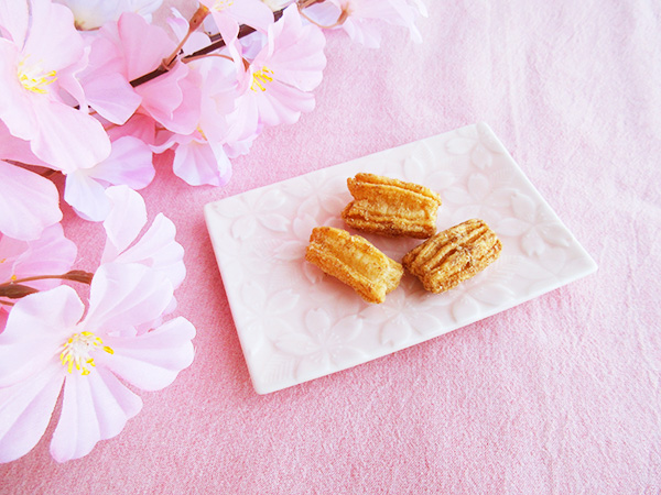 【春のうつわ市】にんべん×miyama. お茶菓子だって盛り付けられる桜色のうつわ
