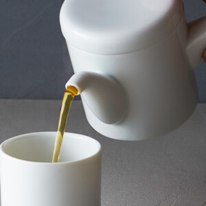月々特集5月「急須選びから始める、日本茶のある生活。」を公開しました
