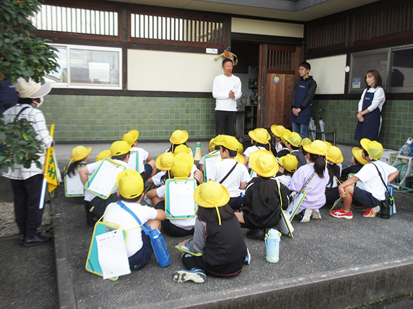 【工場見学】ハロウィンの日に深山にカワイイお客さんが参上です