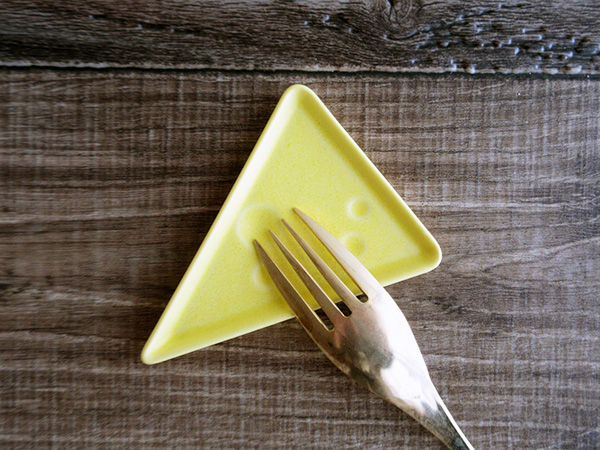 cheese（チーズ）のうつわにチーズケーキをのせてみた！