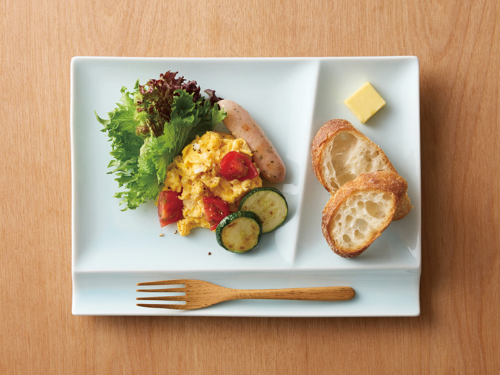 isola（イゾラ）パレットプレートL　青磁　カトラリーも料理もすべてワンプレートに収まる