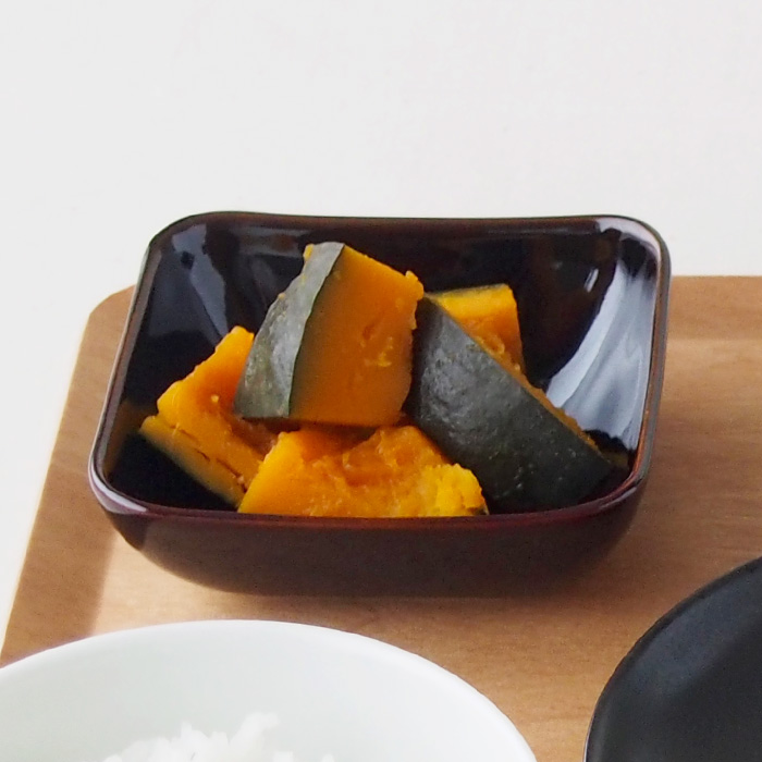 oju（オジュー）小鉢M　天目釉　かぼちゃの煮物盛り付けイメージ