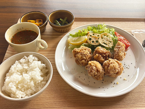 瑞浪市 化石食堂にて深山のうつわをお使い頂いてます！