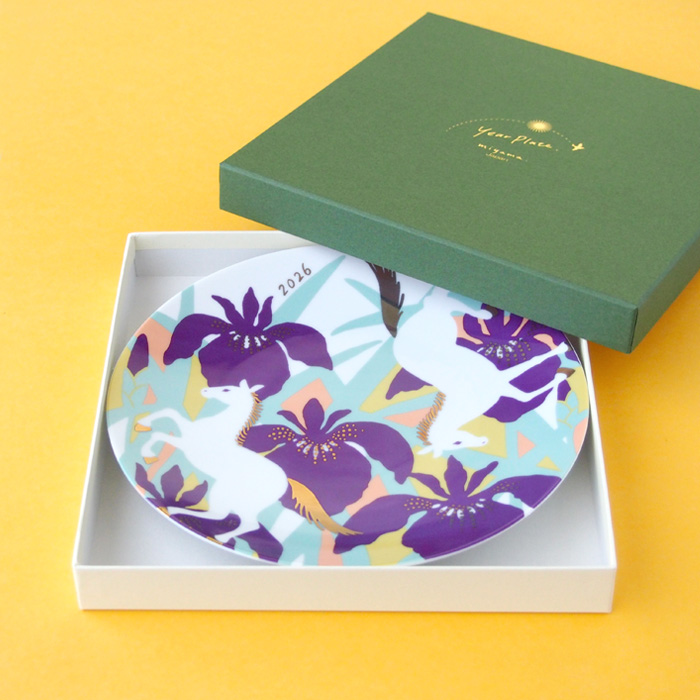 2026年の干支「うま」イヤープレート　ギフト箱入りイメージ