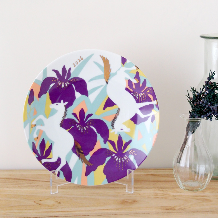 2026年の干支「うま」イヤープレート　飾り皿としての使用イメージ