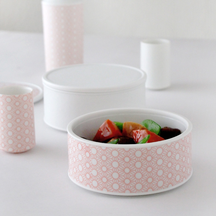 suuun(サーン)おつまみ重箱本体 朱赤・磁白 筑前煮盛り付けイメージ