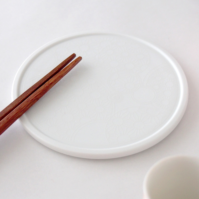 suuun(サーン)おつまみ重箱蓋 磁白 取皿使用イメージ