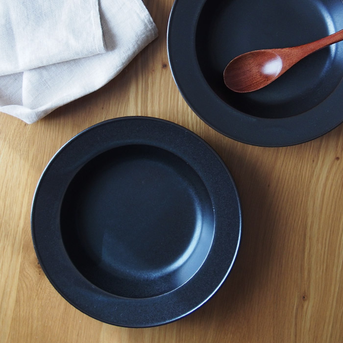 plue(プルー)23cmパスタボウル 窯変鉄くろ釉