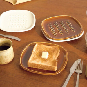 ＼ 売れてます ／ 深山の定番アイテム、クラストとイゾラパレットプレート