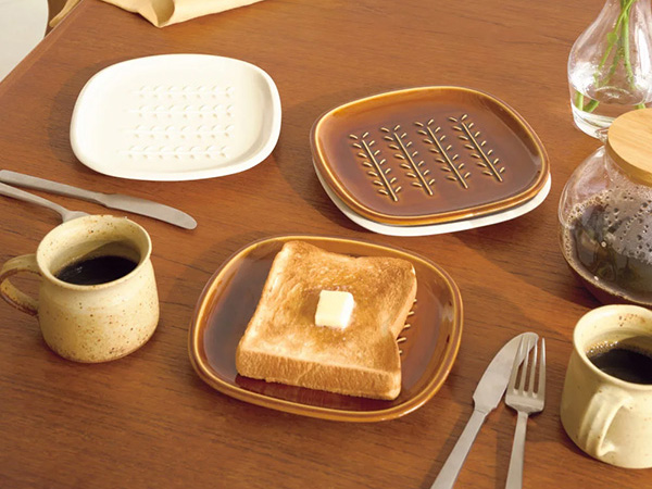 ＼ 売れてます ／ 深山の定番アイテム、クラストとイゾラパレットプレート