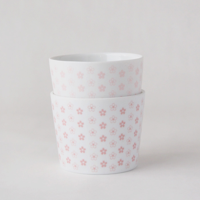 【ニコ、ニコニコ。そば猪口（さくら柄）2コセット　スタッキング可能